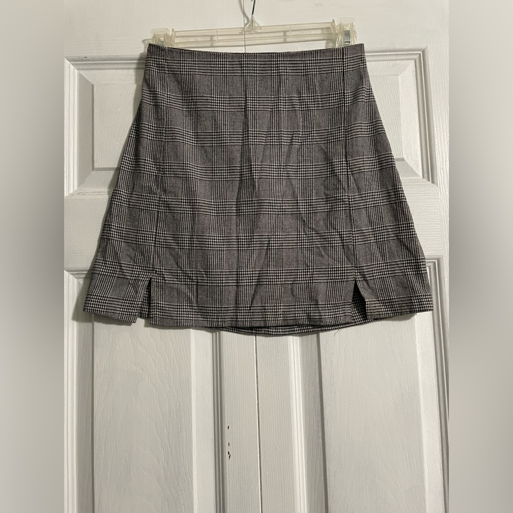 One size Brandy Melville mini.